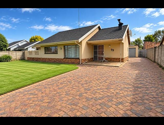 4 BEDROOM HOUSE FOR SALE IN THREE RIVERS